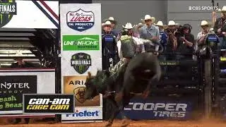 Dalton Kasel vs. Night Hawk @PBR #WorldFinals2022 gets bucked off.