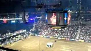 ROSE GARDEN ARENA PORTLAND OREGON  PBR  RODEO  2011