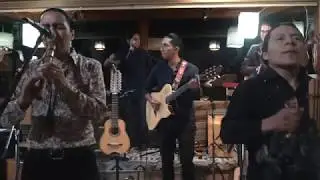 Caminando lejos - Takisay feat. Amado Maigua (Ac&uacute;stico)