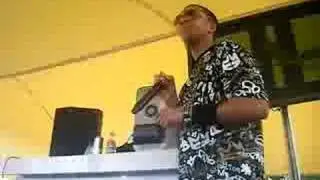 simon bassline smith and youngman mc @tomorrow land festival