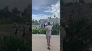 Entering Tulum Ruinas