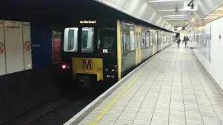 Trains at: Central Station Metro, and Monument Metro (31/07/17)