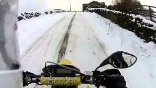 Suzuki DRZ 400 in the snow