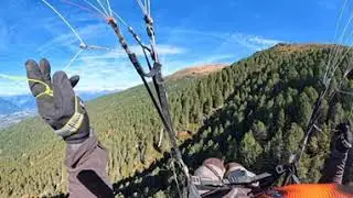 360° 8K Paragliding #378: Thermalling up the Plose during autumn and visiting construction site