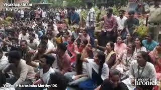 AP: AU Students Protest in Visakhapatnam, Demand Immediate Action on Academic, Admin Issues