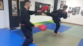 Examen Hapkido Moo Hak Kwan Azul-Rojo