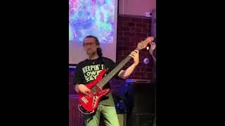 Nathan Peck/ Sadowsky NYC 5-24 PJ bass solo- Alex Skolnick trio- live @ Carmine&rsquo;s Deli