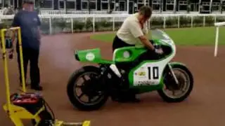 Mick Grant fires up his Kawasaki KR750