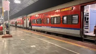 India&rsquo;s Longest running train arrives New Tinsukia Junction | Dibrugarh Kanyakumari Vivek Express