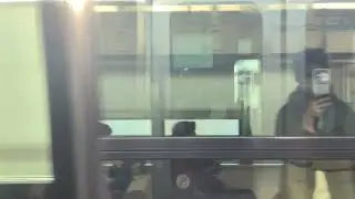 大阪駅名物新快速と普通の並走バトルシーン