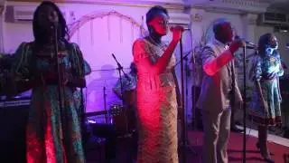 KAMUISA NGA LIVE (ANNE KEPS et OLIVIER MWINJIB')