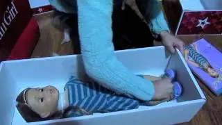 Me Opening my First AG Doll- GOTY 2O12 McKenna Brooks!