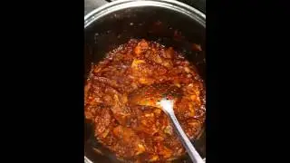 Preparazione Maffe, un piatto africano  (senegalese )