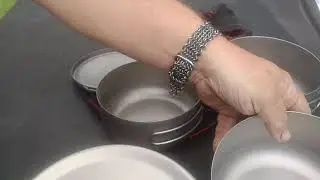 Odins Wolf Survival reviews Keith Titanium's lunch boxes.
