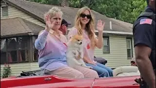 I Saw Sydney Sweeney Driving And She Waved!!