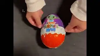 Opening maxi Star Wars kinder egg