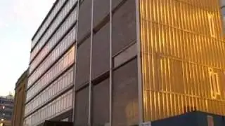 Шигеру Бан &mdash; Дом с металлическими ставнями