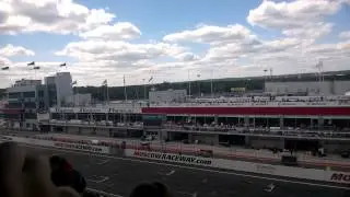 Демо-заезды команды формулы-1 Red Bull Racing Moscow Racway. Квят сапалил болид!