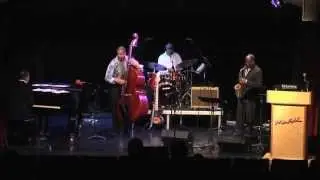 Tricotism, Chuck Webb, upright bass