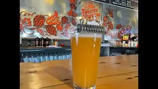 #PhillyBeer #PhillyEats #CraftBeer 👀 Twisted Gingers Brewing Co 🏪 Corner Bar Vibe 🍺 No beer cheese?