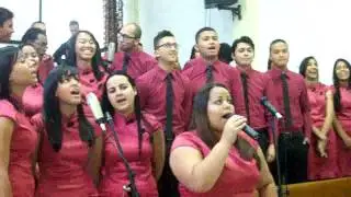 Mocidade cantando 