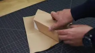 Japanese Diagonal Gift Wrapping for a Samsung Galaxy S20 FE Box: ギャラクシーS20 FEの外箱のデパート包み