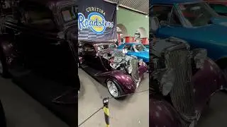 Ford 1934 parando o Curitiba Custom Day!