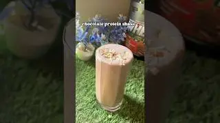 A perfect breakfast, post workout snack or dessert!the ultimate recipe of chocolate protein shake🍫