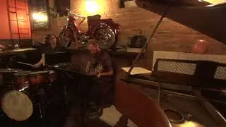 (dis)Array &mdash; The Marc Hannaford Trio