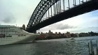 Harbour Bridge VS Big Boat