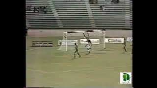 العارضة عندما تقول كلمتها :