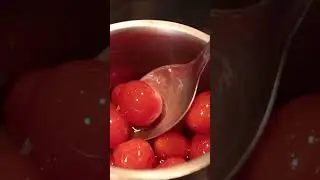 O que quer dizer confitar? Chef ensina t&eacute;cnica que pode ser feita no tomate, no pato e mais #shorts