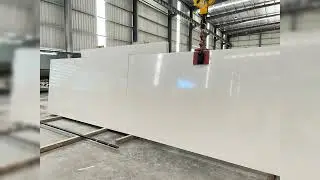 Warm Gold Veined Quartz Slab for Countertops