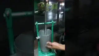 MANUAL COCONUT MILK SQUEEZER #shorts #shortsvideo #viral #youtubeshorts #video