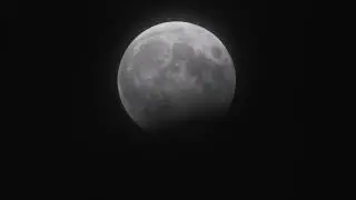 Partielle Mondfinsternis 22:15 Uhr 29. Oktober 2023
