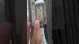 Tomacorrientes - Nieve #corrienteelectrica #construction #voltage #energia #ingenieria #iluminacion