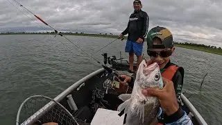 Pescaria de curvina no rio grande em minas gerais no parafuso pescadozim ecertou a m&atilde;o!!!
