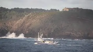 Fishing Vessel HERMANOS CHIQUITA outbound CAMARI&Ntilde;AS