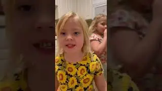 🧑&zwj;🍳 Kids cooking challenge 🧑&zwj;🍳: Can 5 and 8 yo prepare cupcakes themselves in an hour? #shorts