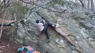 The Derelict V7 - Moore's Wall Bouldering 