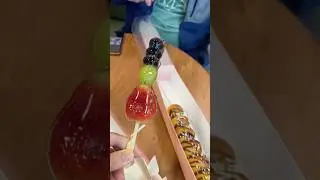 First time eating candied fruits Tanghulu / so good 😋#yummy #foodie #food #eating #fruit #candy