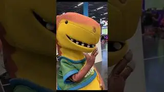 Gulpee at #GamesCom2024 is just pure joy 🥹 watch til the end... #PlanetCoaster2 #PlanetCoaster