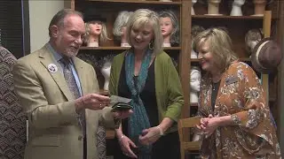 Scott Dueser presents check to Cancer Services Network - KTAB