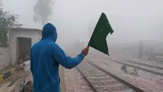 Emergency Train Break 🚦Full smoke Railway Crossing Pakistan Railway Train 