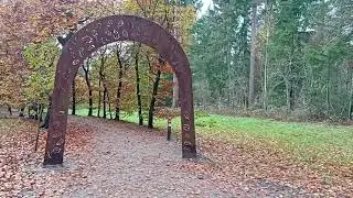 Парк Baarnse Bos и небольшое озеро Lindenkom возле Баарна