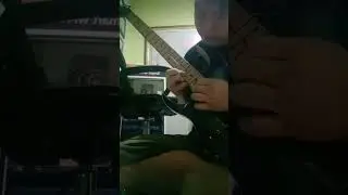 Main gitar di sore hari
