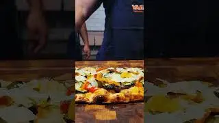 Get your daily dose of veggies with VABBE's New Veggie Italiano pizza! 🍕🇮🇹🤤