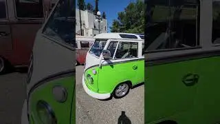 VW 23 window Microbus Beautiful !