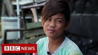 Philippines: The boy diving for plastic - BBC News