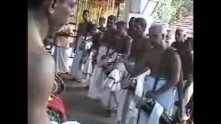 Panchavadyam ഇന്നത്തെ പ്രമാണിമാർ : ഒരു പഴയ കാല പ്രകടനം